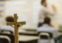 Evangelicals Turn to Public Schools to Replenish Failing Megachurch Attendance